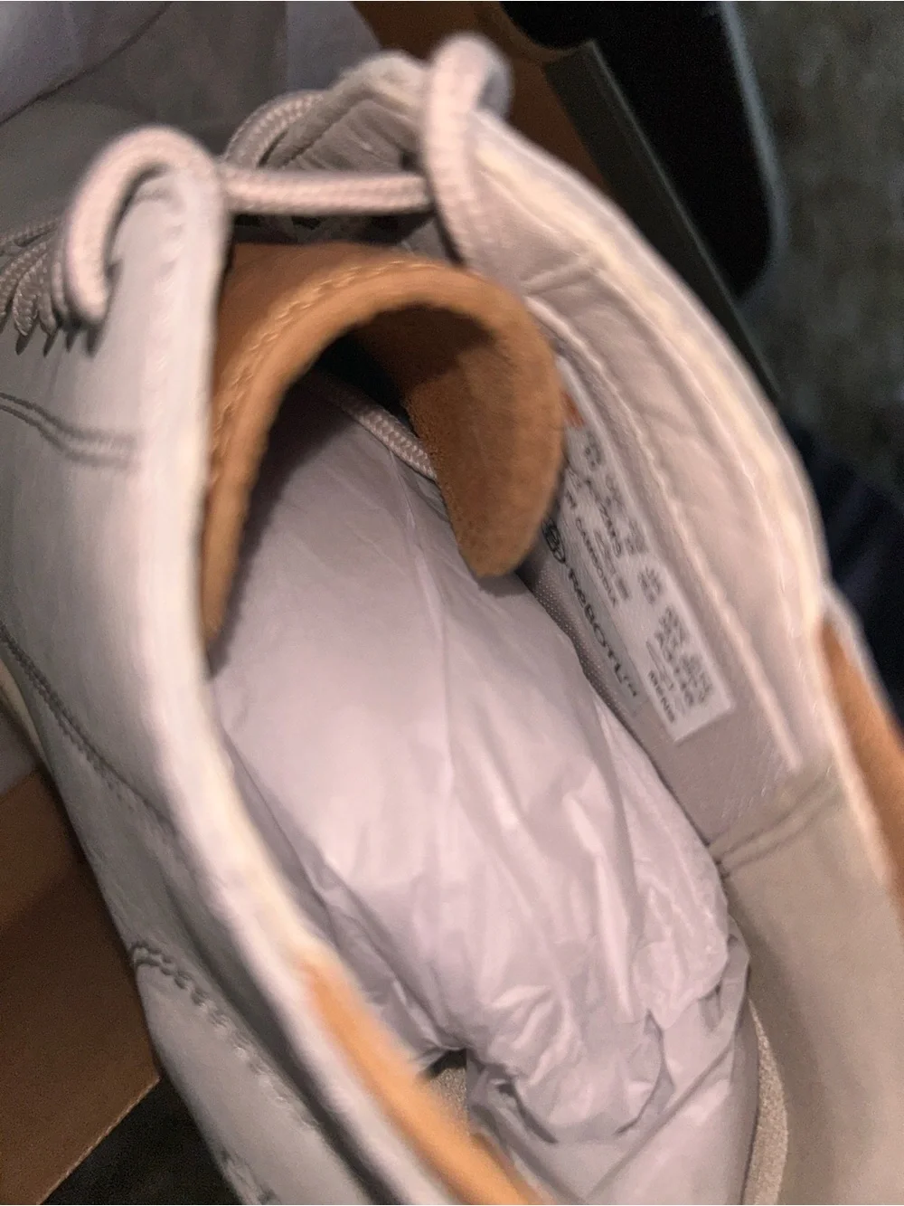 Timberland Off-White Leather Chukka